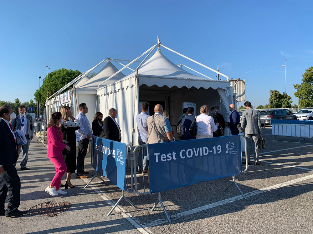 GAZEBI TENSOSTRUTTURECopia di cdfd4c19-86d9-461f-afb5-fe73d2721033